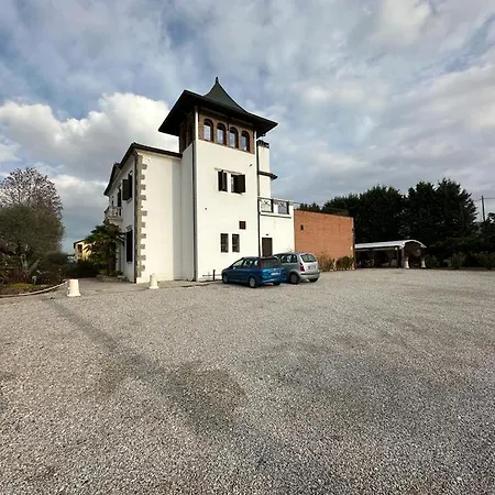 De Rerum Natura 3 Apartment Treponti